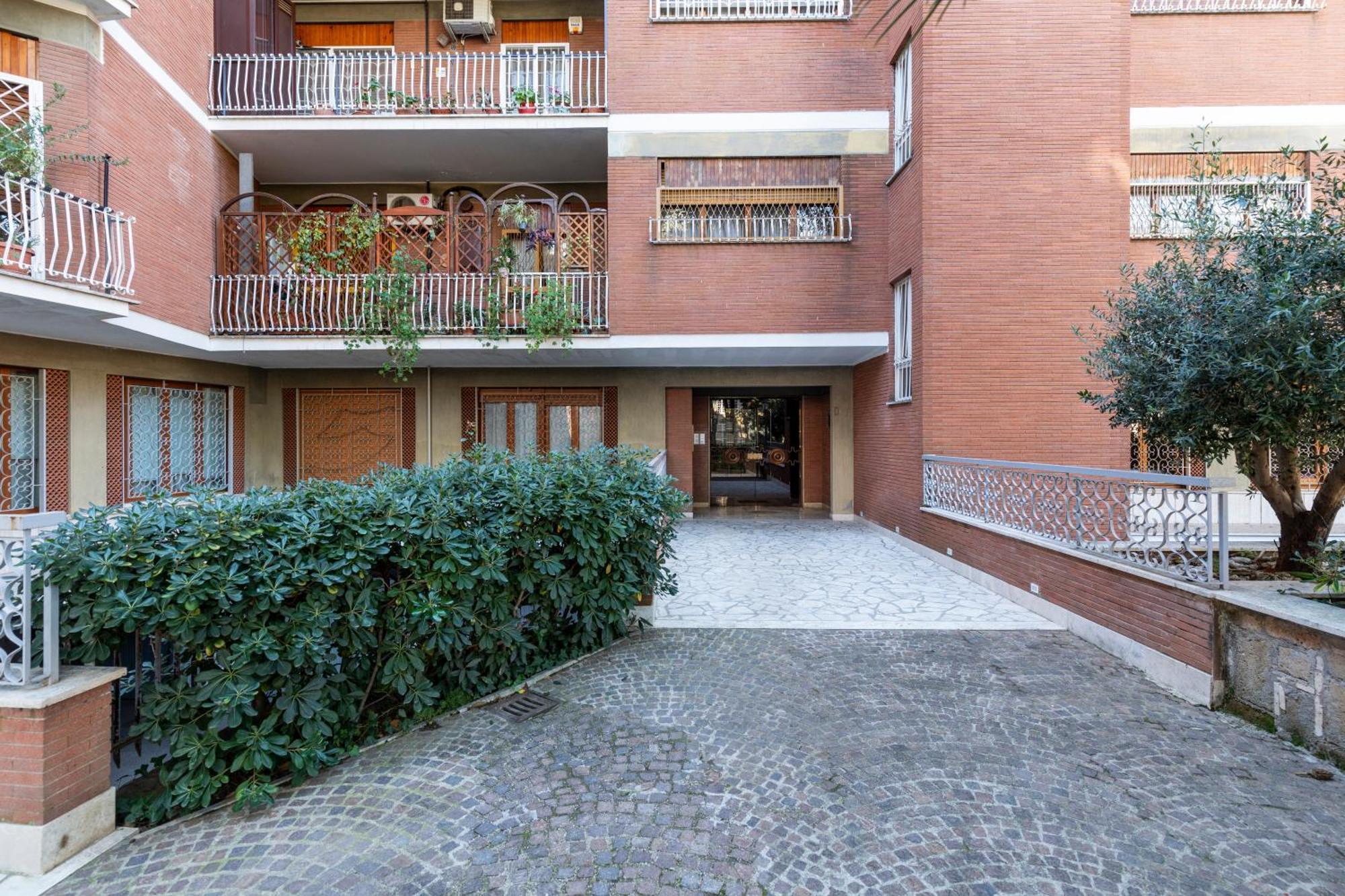 Parco Degli Acquedotti 3bedr Lägenhet